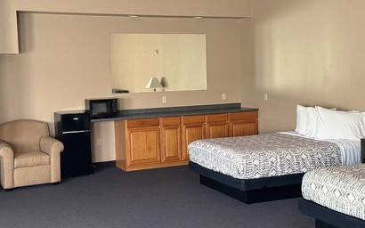 Room with 4 Queens at Bayshore Resort - 1 4