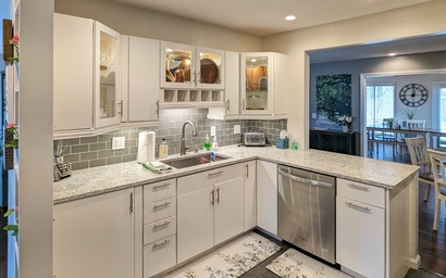 5 Bedroom Family Gathering Home with Indoor Hot Tub 5