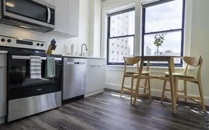 One Bedroom Apt Downtown