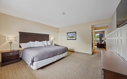 Glacier Suite at Kelley's Island Venture Resort 6