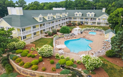 Glacier Suite at Kelley's Island Venture Resort 2