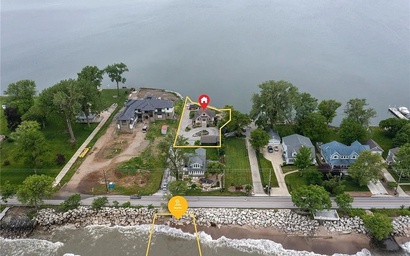 Waterfront Luxury Family Retreat 2