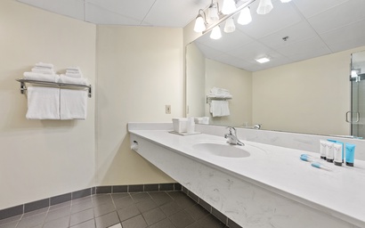 King Suite at Bayshore Resort 6