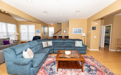 5 Bedroom Beach House in Old Homestead 4