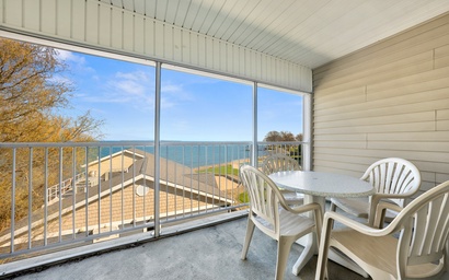 Lakeview Suite at Bayshore Resort 3