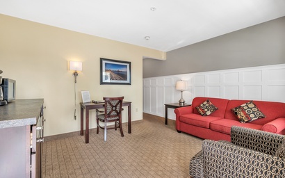 Iroquois Suite at Kelley's Island Venture Resort 3