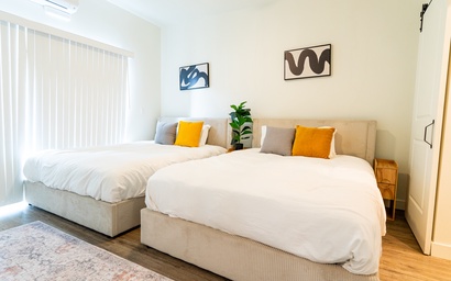 Trolley District 2 Bedroom Suite - Sleeps 8 4