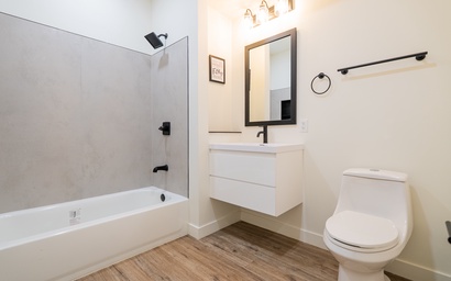 Trolley District 2 Bedroom Suite - Sleeps 8 3