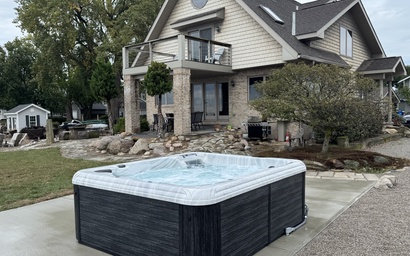 Waterfront Luxury Family Retreat 2