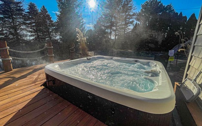 School House Getaway - 4BR with Pool & Hot Tub 4