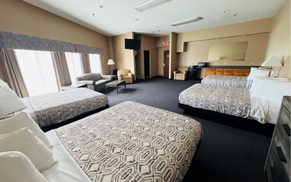 Room with 4 Queens at Bayshore Resort - 1 2