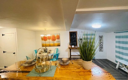 Surf Cottage, block from Lake Erie 4