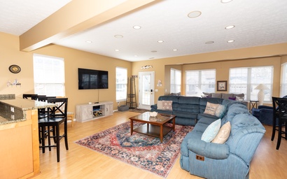 5 Bedroom Beach House in Old Homestead