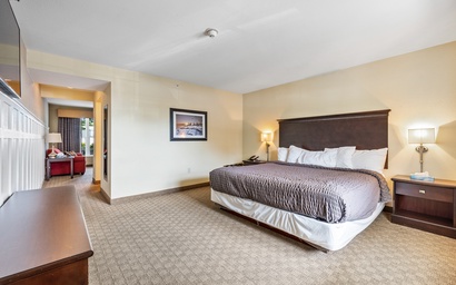 Glacier Suite at Kelley's Island Venture Resort