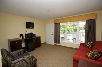 Glacier Suite at Kelley's Island Venture Resort 5