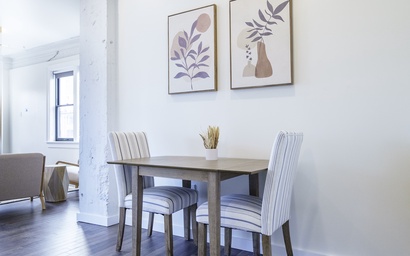 Large Modern Downtown Apt