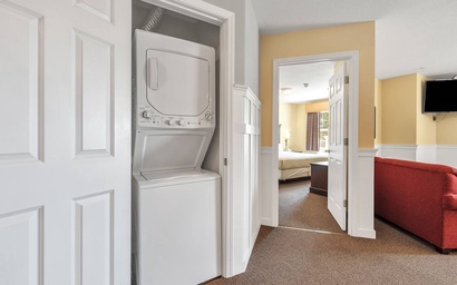 Cunningham Suite at Kelley's Island Venture Resort 6