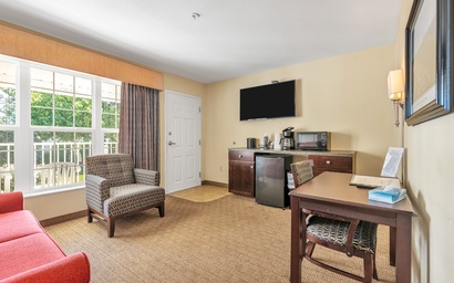 Iroquois Suite at Kelley's Island Venture Resort 6