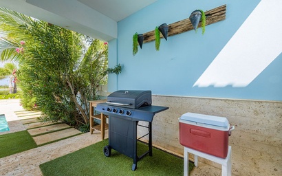 Fantastic 3-Bdr Villa with Gorgeous Pool & View 10