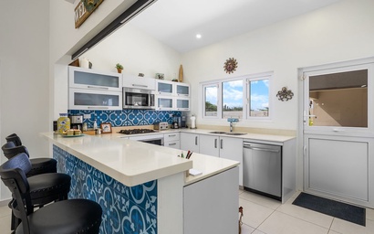 Chic & Serene 4BR Retreat –10 Min to Beaches! 3