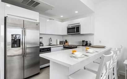 2BSGF-Azure114 - Luxurious Beach Vibes Retreat w/ Private Hot Tub 4