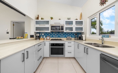 Chic & Serene 4BR Retreat –10 Min to Beaches! 6