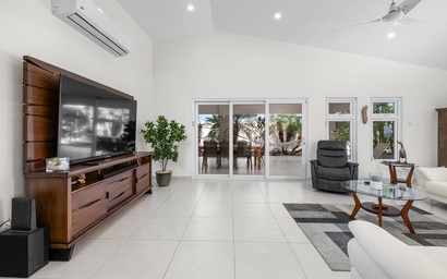 Chic & Serene 4BR Retreat –10 Min to Beaches! 7