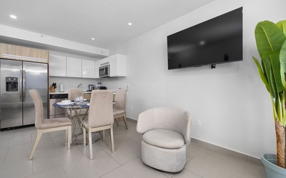 1BApt-Azure524 - Beachfront 1BR Suite with Sunset Balcony 8