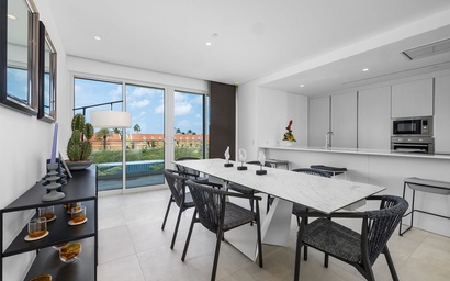 A360.W11 - Condo Suite at Eagle Beach - Luxury & Comfort by the Sea