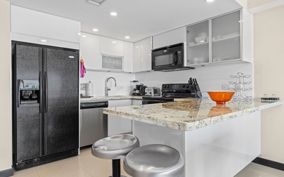 2BS-OC412 - RELAXING and classic best BEACHFRONT condo. 5