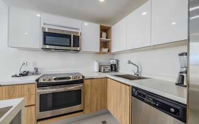 2BSGF-Azure126 - Oceanfront Retreat with Private patio and Hot tub. 9