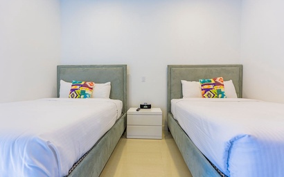 1BS-Blue222 - Just chill, get a drink, relax and repeat 8