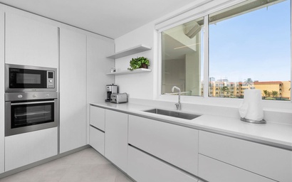 A360.E21 - New Luxury 3-Bedroom Condo at Eagle Beach 9