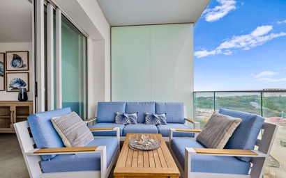 A360.E52 - Luxury Coastal Condo with Panoramic Views of Aruba 8