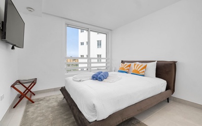 A360.E21 - New Luxury 3-Bedroom Condo at Eagle Beach 10