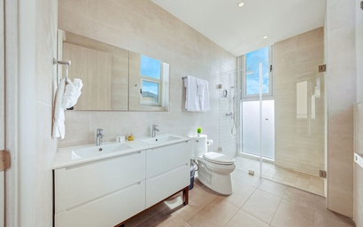 2BS-Reef7C - New Modern Exclusive Oceanview Condo 8