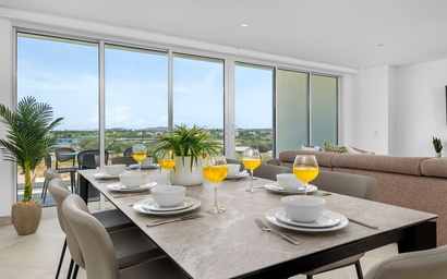 A360.E22 - Prime Beachside Stay | Modern 3BR Retreat 2