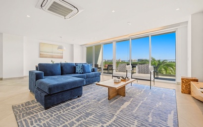 A360.E12 - Luxury 3BR Suite Near Eagle Beach 2