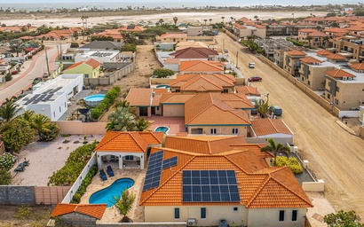 Esmeralda65 - Private 4BR Villa + Pool & BBQ in Noord 6