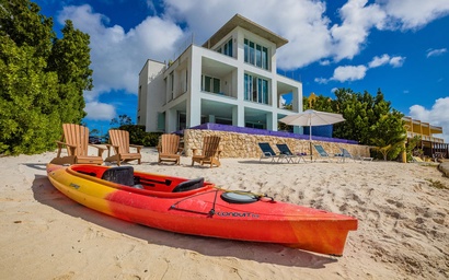 Exclusive Villa on the Beach 2