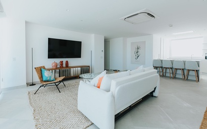 A360.E42 -Chic 3BR Escape Near the Sand, Best Location 5