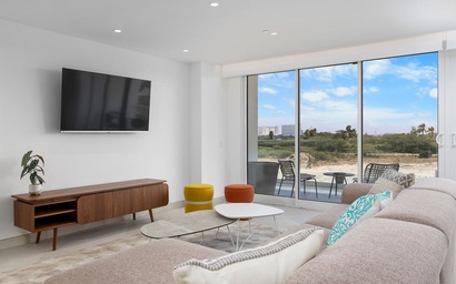 A360.E11 - Stylish 3BR Condo at Eagle Beach 7