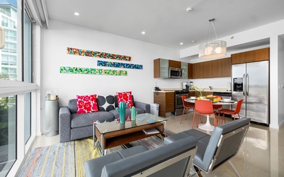 1BS-Blue223 - Colorful and modern Ocean View Condo for 4. 10