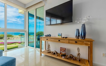 1BS-Blue212 - Bet for this unit and enjoy the Ocean View, Condo for 4. 10