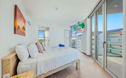 2BS-Reef7C - New Modern Exclusive Oceanview Condo 4