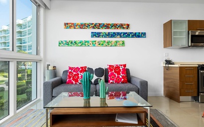 1BS-Blue223 - Colorful and modern Ocean View Condo for 4.