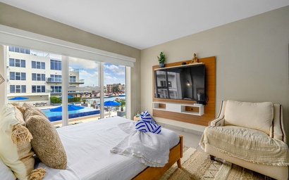 HH-Studio308 - Modern Studio with a View 5