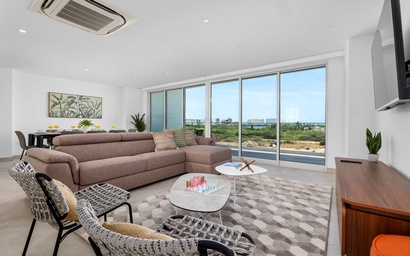 A360.E22 - Prime Beachside Stay | Modern 3BR Retreat