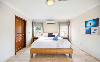 Esmeralda65 - Private 4BR Villa + Pool & BBQ in Noord 9