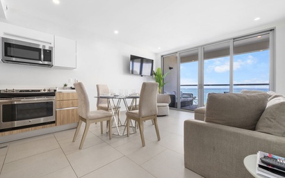 1BApt-Azure524 - Beachfront 1BR Suite with Sunset Balcony 7